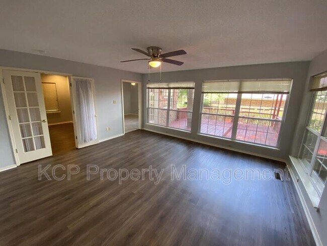 Building Photo - 5115 Fern St