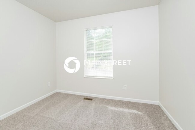 Building Photo - 640 Cornerbrook Ln