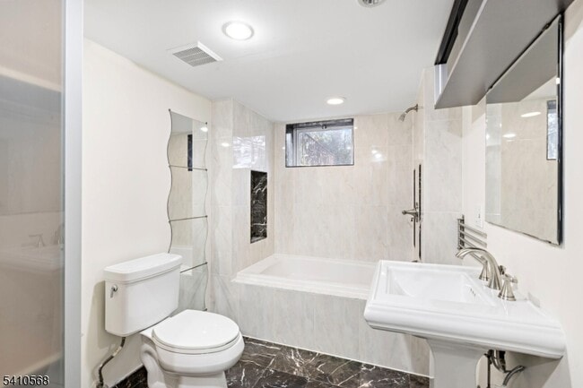 Building Photo - 133 Cleveland Ave