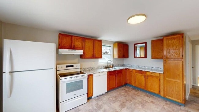 Building Photo - 97 Linton St