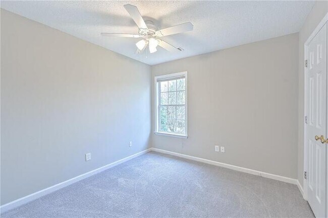 Building Photo - 145 Sessingham Ln