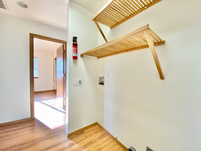 Building Photo - 809/811 Jamie Drive