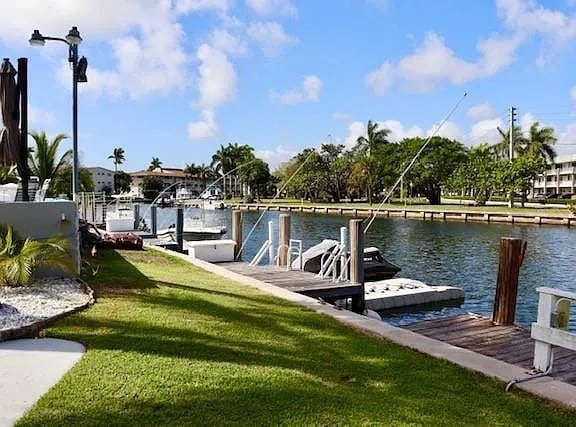 Building Photo - 467 Golden Isles Dr