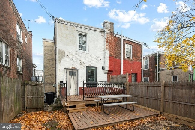 Building Photo - 616 Greenway Ave