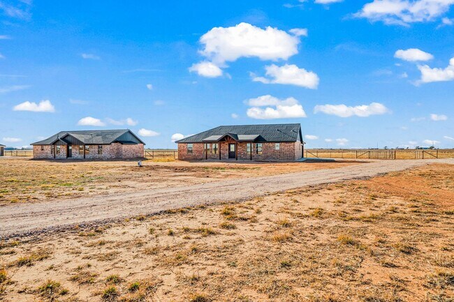 Building Photo - Country Living In Roosevelt ISD!
