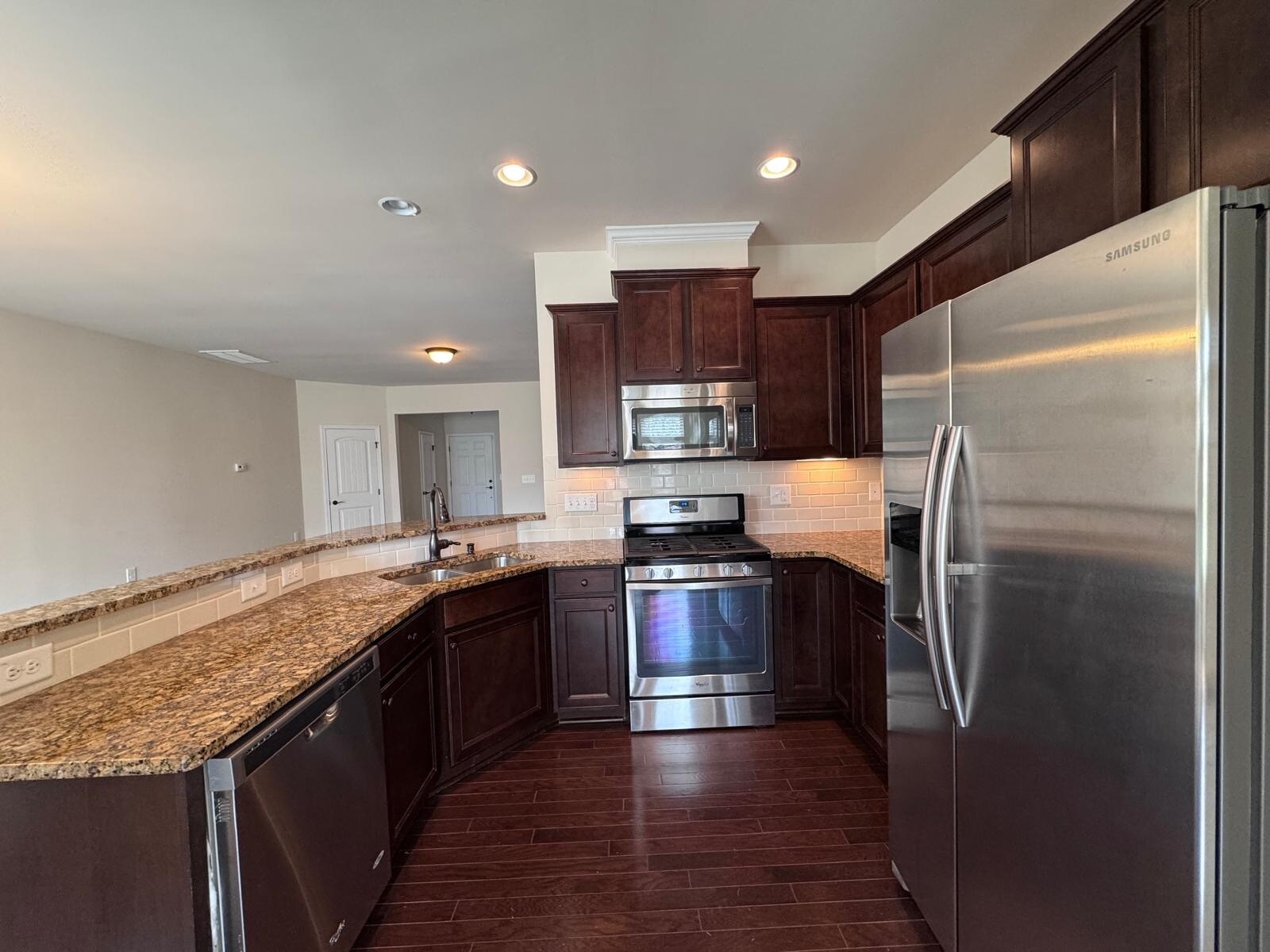 Building Photo - 628 Denhoff Dr