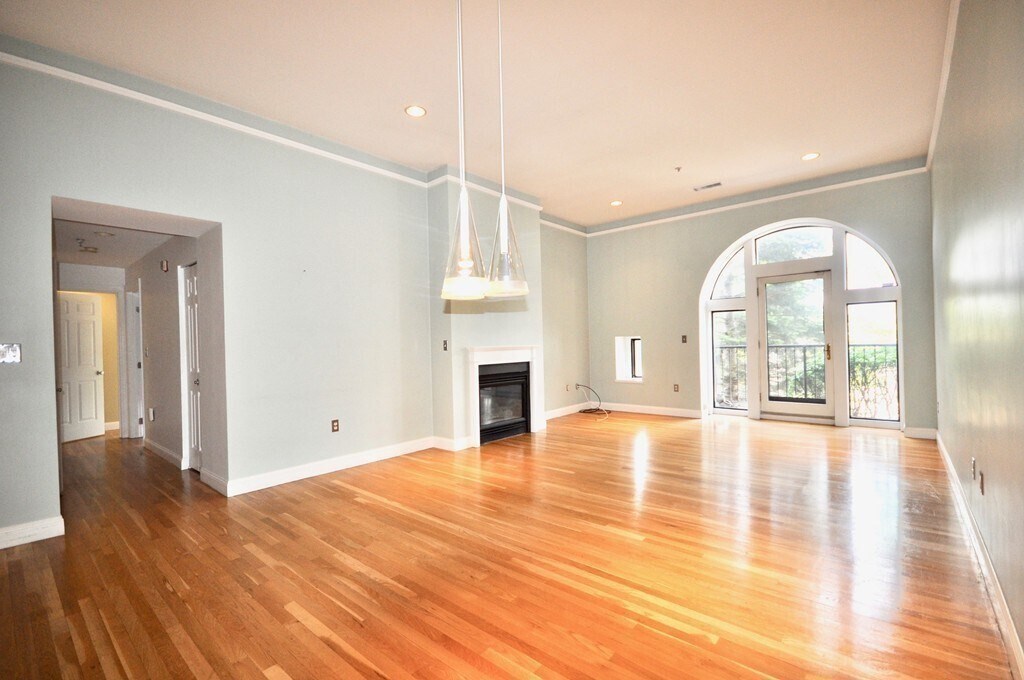 Building Photo - 340 Bunker Hill St