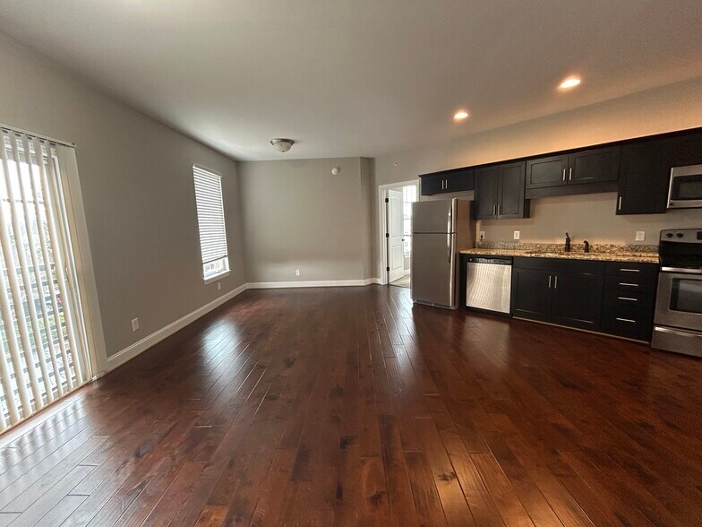 Building Photo - 100 Hexham Dr