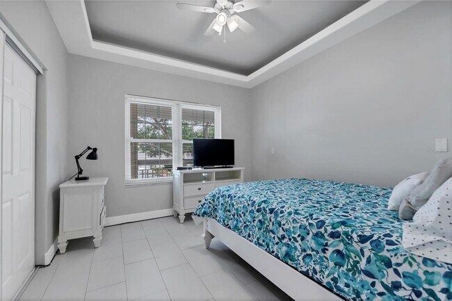 Building Photo - 3702 54th Dr W