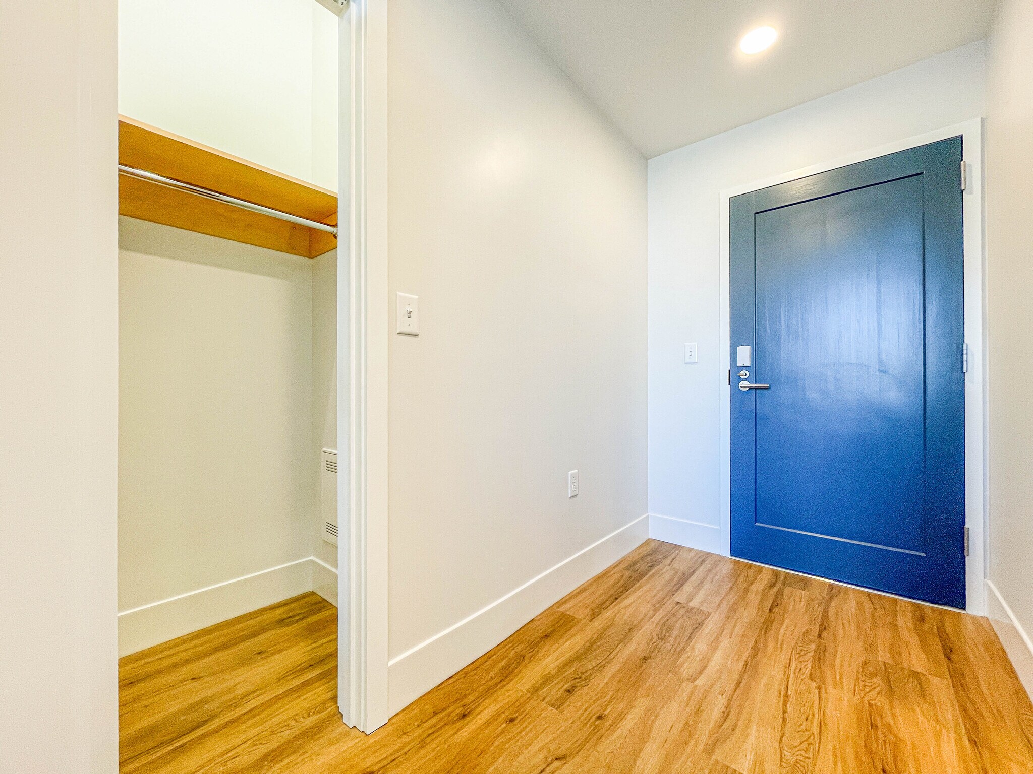 Building Photo - 5 India St