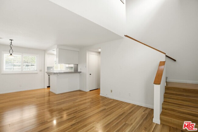 Building Photo - 249 Alpine St