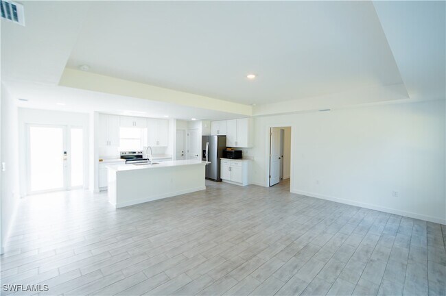 Building Photo - 2712 46th St SW
