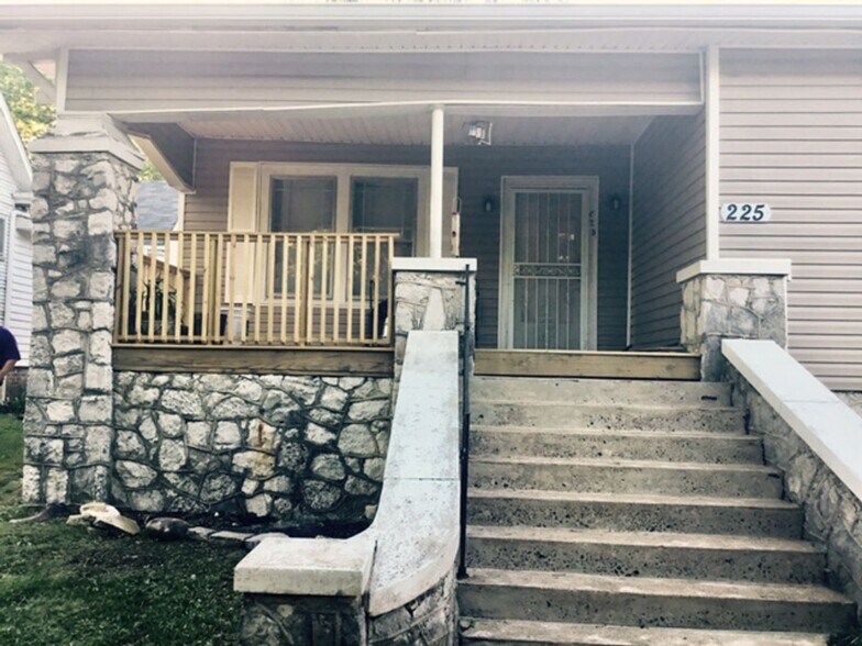 Building Photo - 225 N Germantown Rd