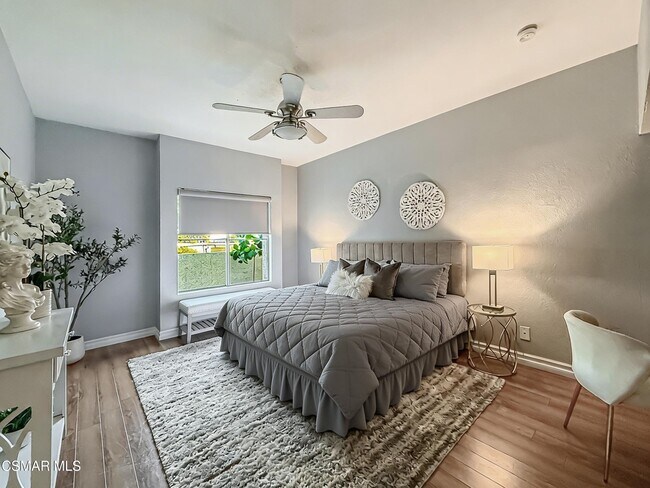 Building Photo - 5420 Sylmar Ave