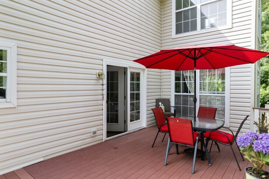 Building Photo - 21355 Fernbrook Ct