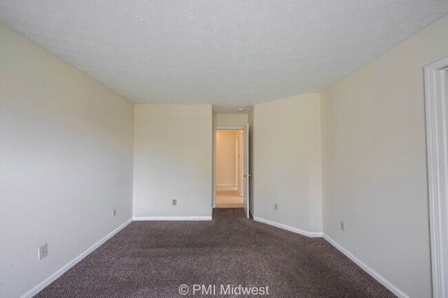 Building Photo - "Charming 3-Bed, 2-Bath Home in Indianapolis – Cozy 1196 Sq Ft Haven Awaits!"