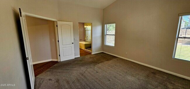 Building Photo - 841 E Lovegrass Dr