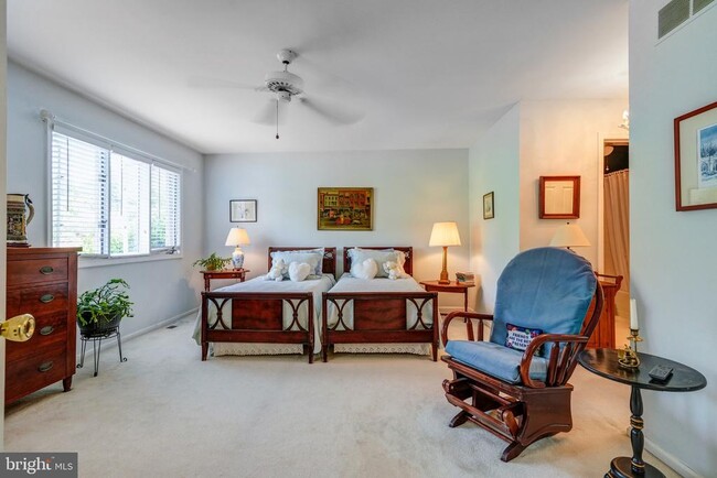Building Photo - 71 Amity Dr