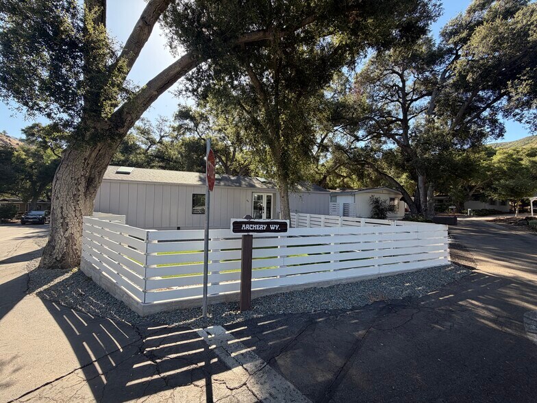 Building Photo - 86 Sherwood Dr