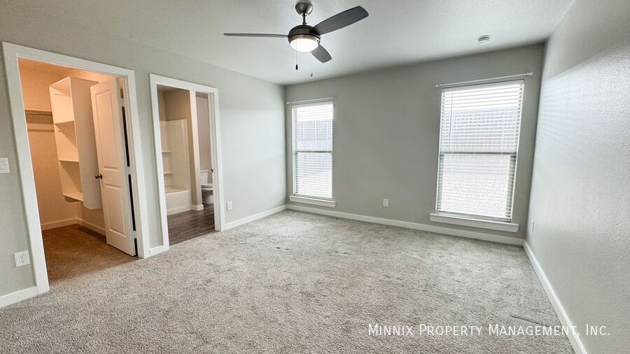 Building Photo - 3219 Abbeville Ave