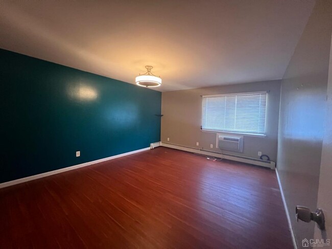 Building Photo - 730 Cricket Ln