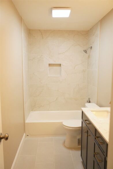 Building Photo - 311 Gwendola Dr
