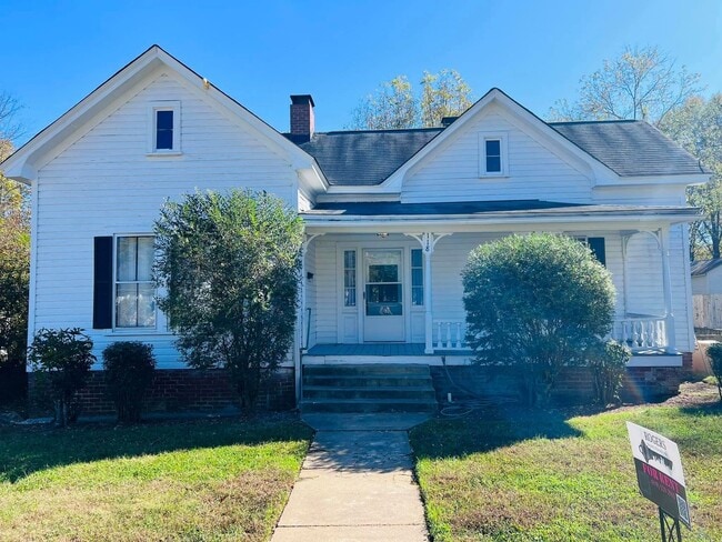 Primary Photo - Charming home, gourmet kitchen, and large ...