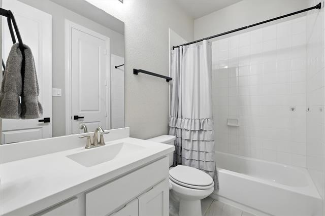 Building Photo - 710 Agave Dr