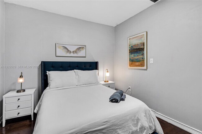 Building Photo - 427 NE 107th St