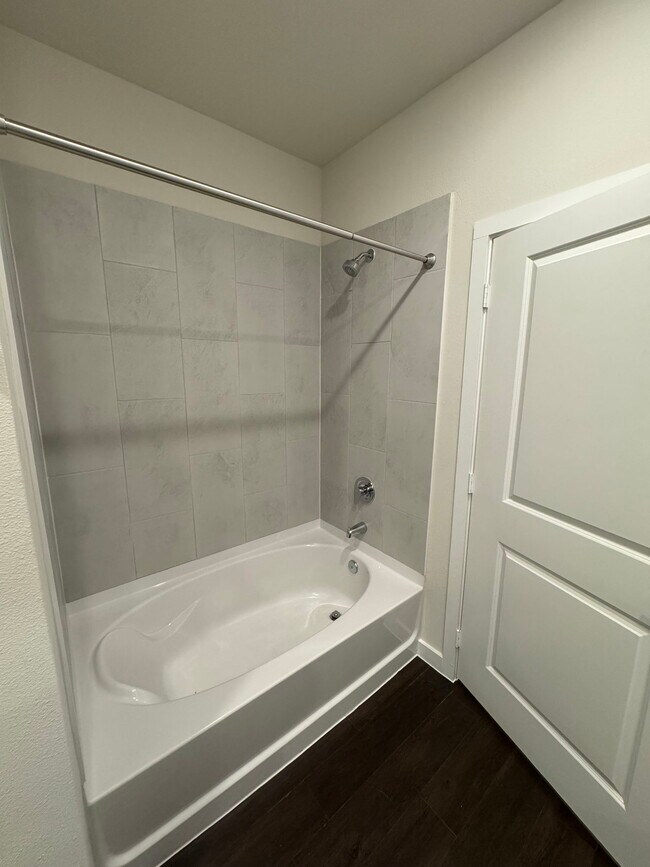 Building Photo - 455 Elevon Pkwy