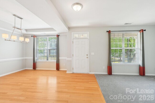 Building Photo - 14417 Laurel Tree Ln