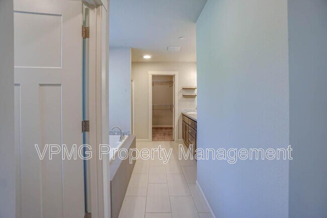 Building Photo - 6301 N 89th Ave