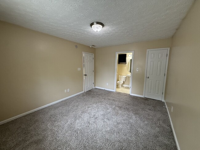 Building Photo - 509 Cove Hollow Dr