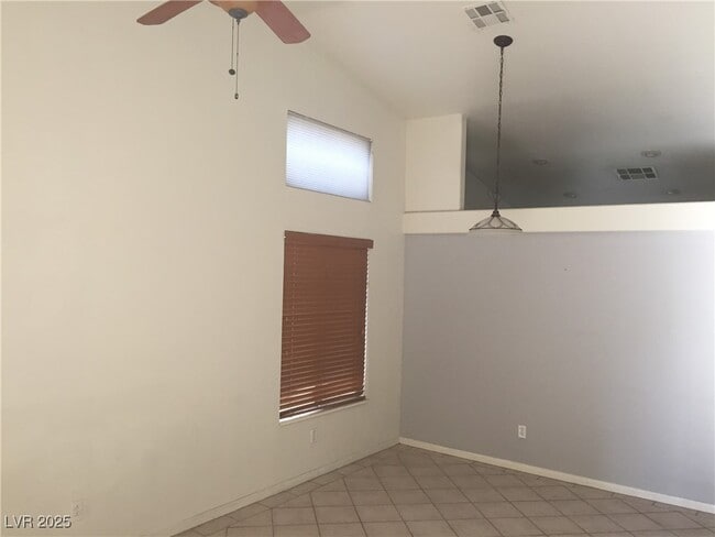 Building Photo - 1405 Iron Springs Dr