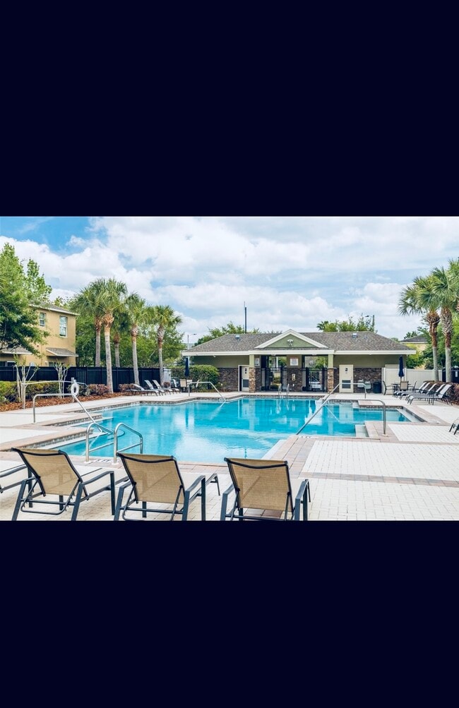 Building Photo - 2819 Lantern Hill Ave