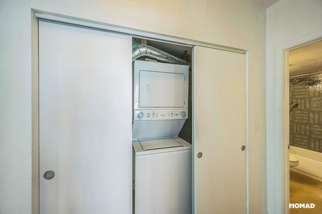 Building Photo - 2 Bedroom 2 Bathroom Loft Condo in RiNo (R...