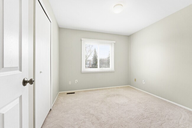 Building Photo - 25845 Buckminster Dr