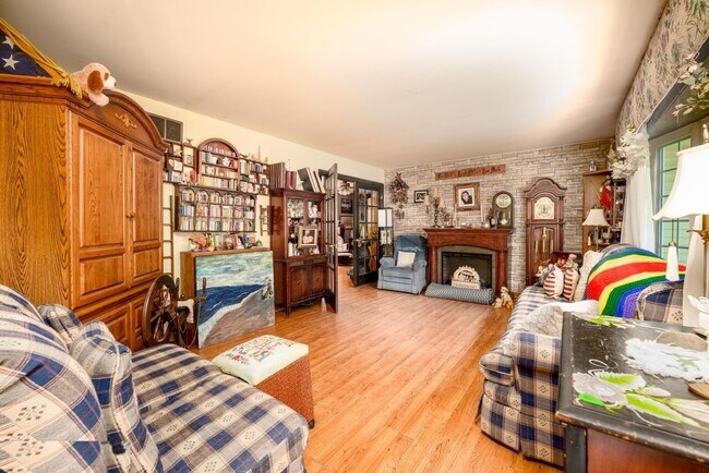 Building Photo - Fully Renovated 3-Bed, 2-Bath Ranch with Garage and Large Yard in Manchester