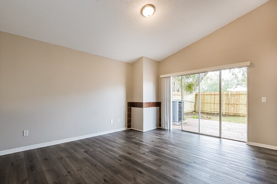 Building Photo - 646 Upperriver Ct