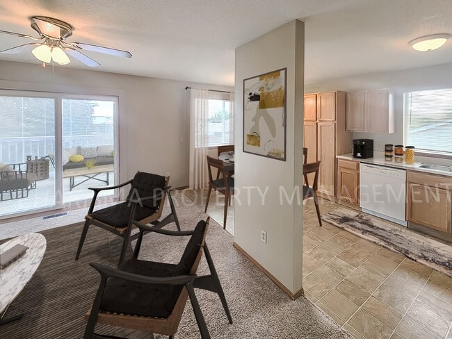 Building Photo - COZY 3 BD, 2 BA HOUSE IN NORTHWEST SIOUX FALLS!