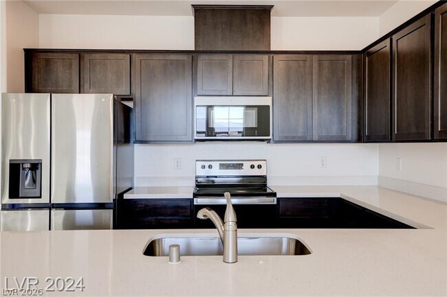 Building Photo - 5613 Steampunk St