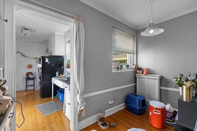 Building Photo - 4 bedroom in Chicago IL 60647