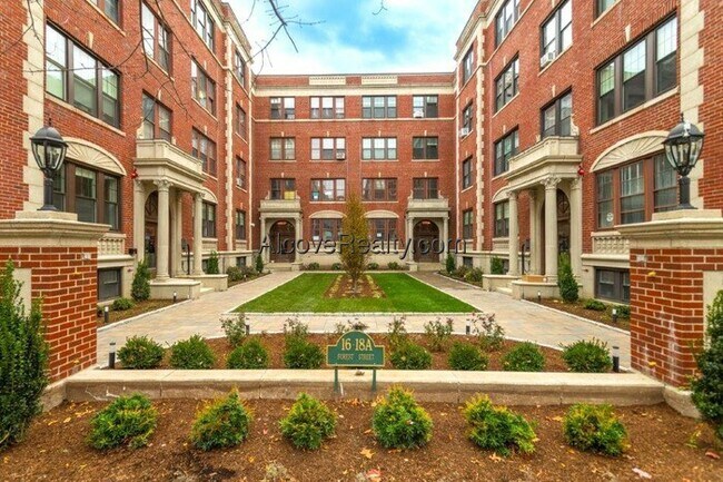 Building Photo - 17a Forest St