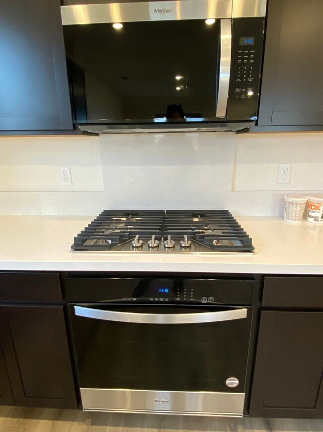 Building Photo - Available NOW - Beautiful and NEW 4 bed / 2 Bath