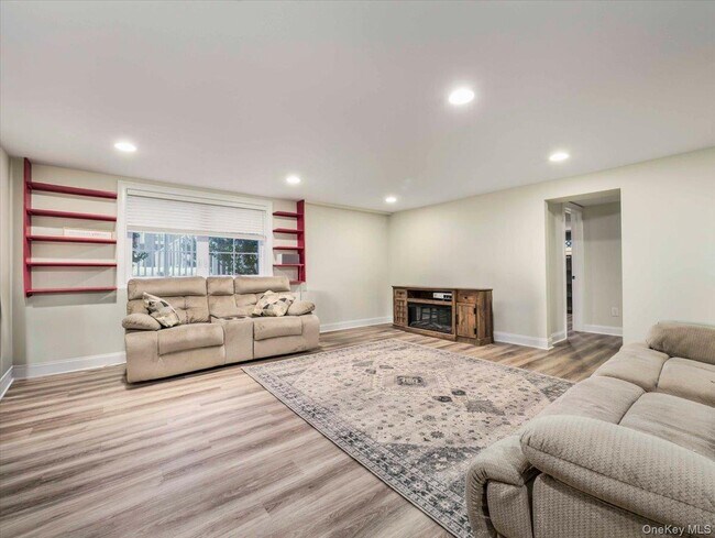 Building Photo - 5 Indian Dr