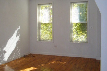 Living Area - 1428 N Greenview Ave