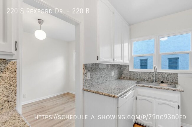 Building Photo - 220 Rexford Dr