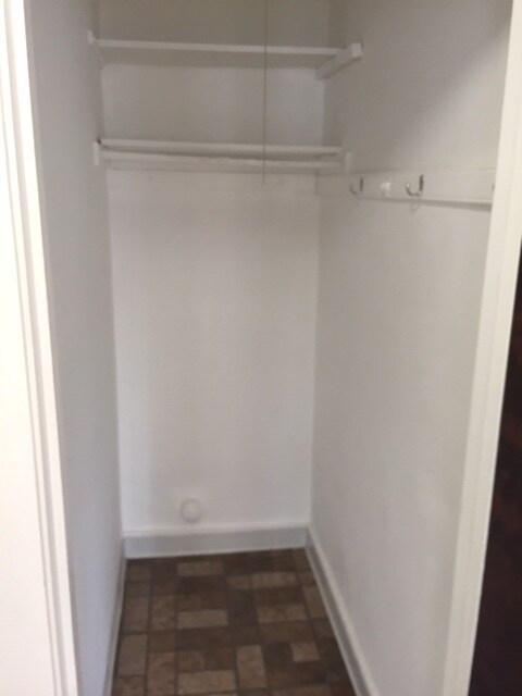 Building Photo - 6032 Irving Park Rd