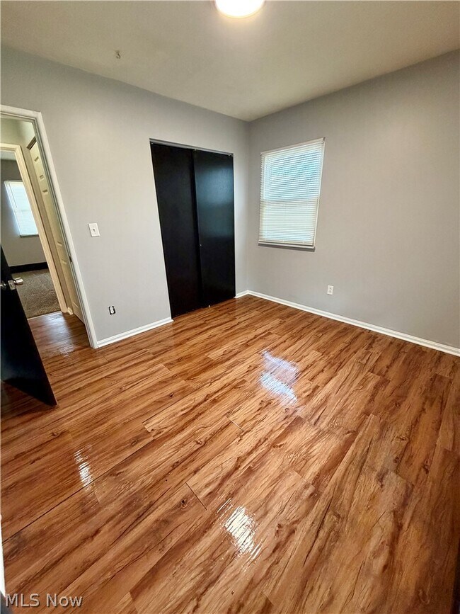 Building Photo - 841 Moyer Ave