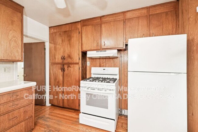 Building Photo - 420 Carrillo St